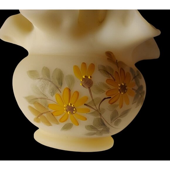 Fenton Custard Hand Painted By Sally Webster Ruffled Rose Bowl With Daisy Floral